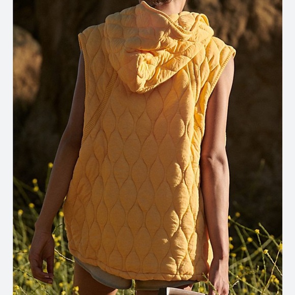 🎀HP🎀 FP Movement Dream Big Quilted Vest - Picture 2 of 4